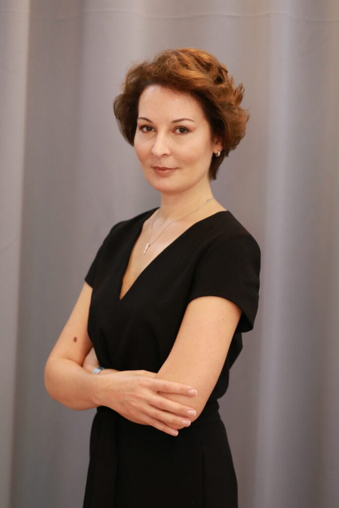 Dr. Angela Petre